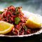 Renkli ve Lezzetli: Kırmızı Soğan Salatası Nasıl Yapılır?